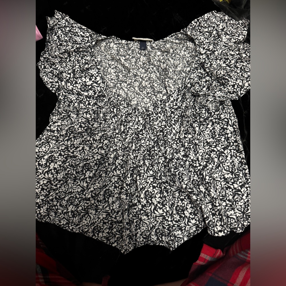 Universal Thread Black and White Ruffled Asymmetrical Blouse